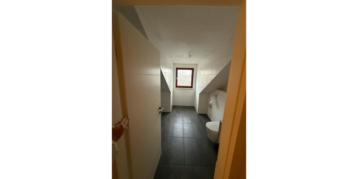 Dachgeschoßwohnung Augsburg Haunstetten-Siebenbrunn - 3 Zimmer, 67 m&sup2;, 1.300&euro; | Angebot:24847294