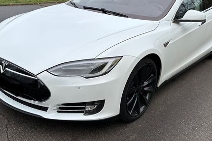 Tesla Model S 222.000 km 17.300 &euro; Halle Saale 06124