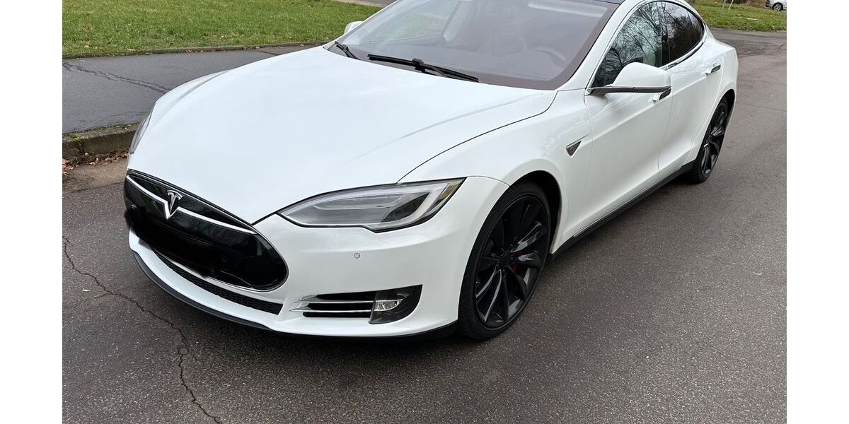 Tesla Model S 222.000 km 17.300 &euro; Halle Saale 06124