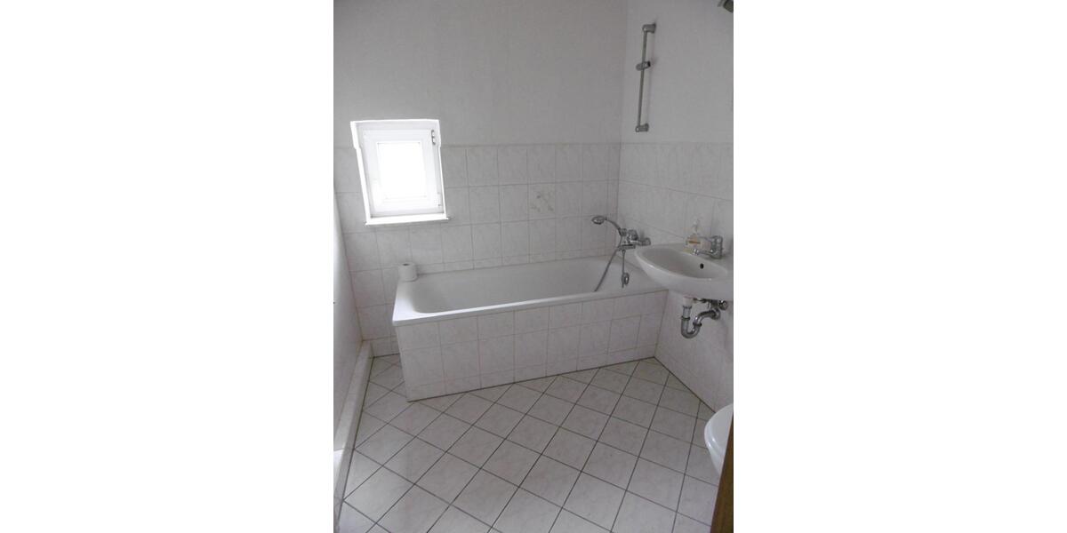 Erdgeschoßwohnung Gröditz - 1 Zimmer, 36 m&sup2;, 190&euro; | Angebot:25438190