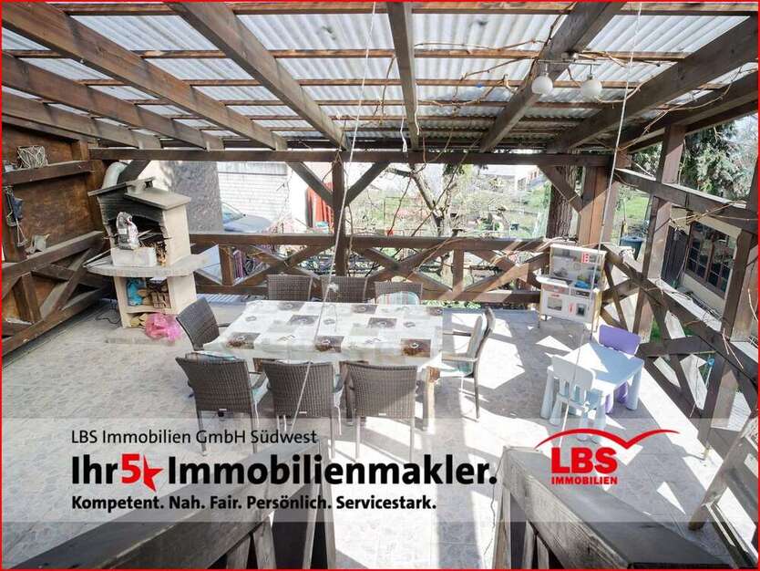 Haus zum Kaufen in Niefern-Öschelbronn 350.000 € 180 m²