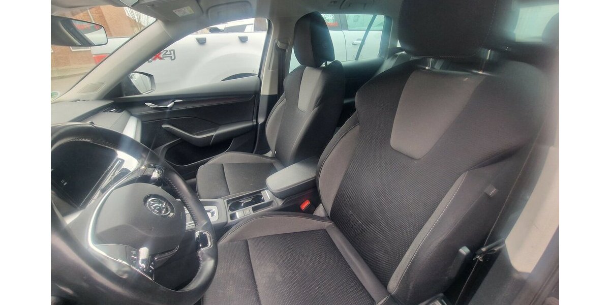 Skoda Octavia Tour 4x4 NAVI Klimaautomatik Automatik 190.000 km 17.998 &euro; Landau 76829