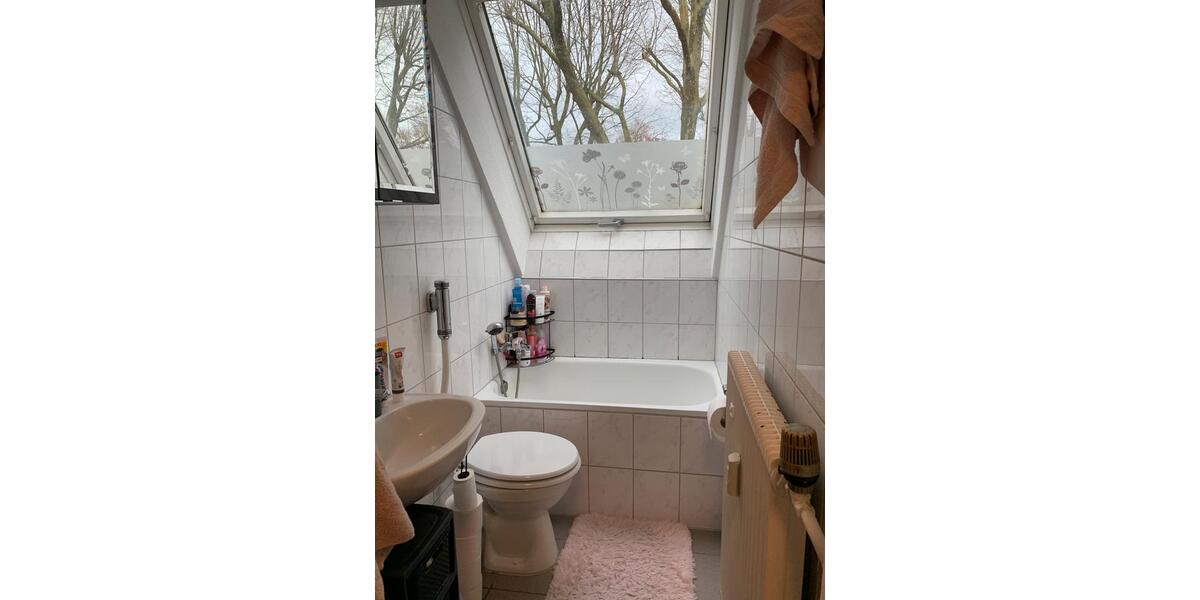 Dachgeschoßwohnung Hattingen - 2.5 Zimmer, 45 m&sup2;, 415&euro; | Angebot:25541379