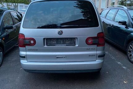 VW Sharan 296.000 km 3.100 € Grevenbroich 41515