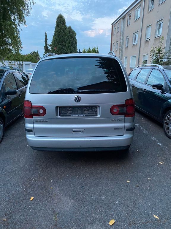 VW Sharan 296.000 km 3.100 € Grevenbroich 41515