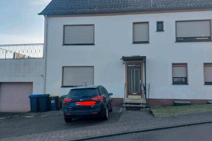 Haus Sankt Wendel - 12 Zimmer, 240 m&sup2;, 185.000&euro; | Angebot:26443137