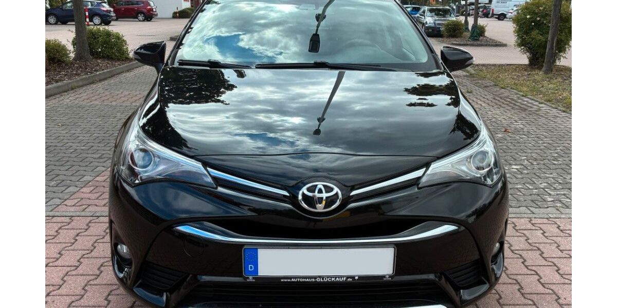 Toyota Avensis 139.000 km 13.500 &euro; Potsdam 14478