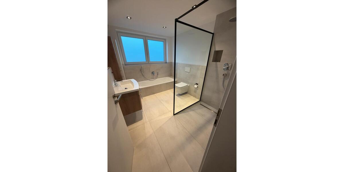 Reihenhaus Troisdorf - 5 Zimmer, 155 m&sup2;, 2.090&euro; | Angebot:25926282