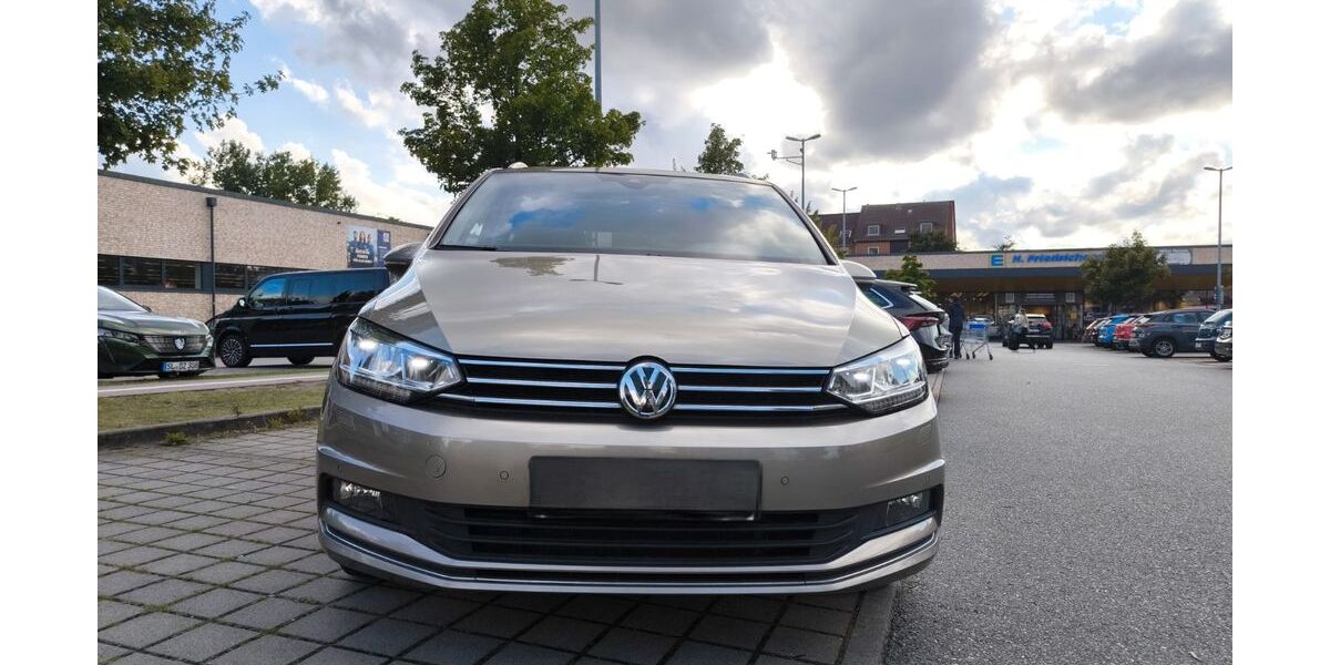VW Touran 158.000 km 15.800 € Flensburg 24941