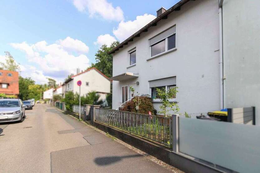 Haus zum Kaufen in Nürnberg 480.000 € 130.11 m²