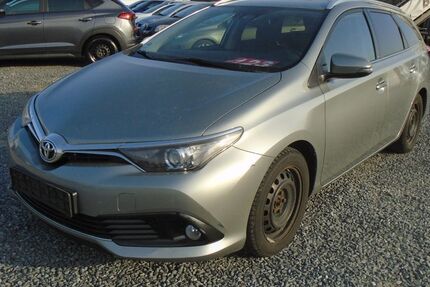 Toyota Auris 205.000 km 8.450 &euro; Wildau 15745