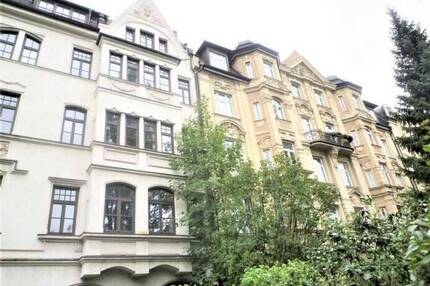 Neue, edle 2-Zi.-Wohnung in einem klassischen Altbau zu vermieten