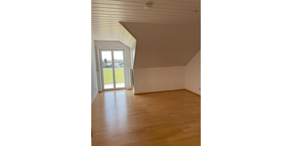 Dachgeschoßwohnung Ingolstadt Münchener Straße - 4 Zimmer, 122 m&sup2;, 1.190&euro; | Angebot:25440117