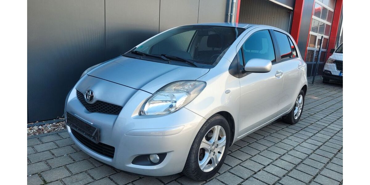 Toyota Yaris 186.000 km 3.300 &euro; Puchheim (nähe München) 82178