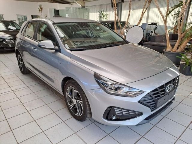 i30
