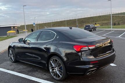 Maserati Ghibli 71.000 km 45.900 &euro; Flörsheim 65439