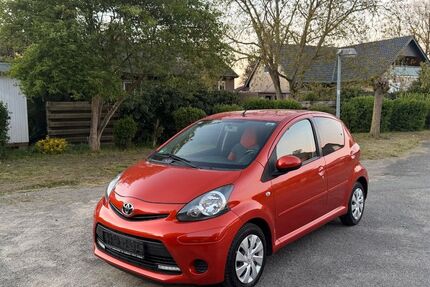 Toyota Aygo (X) 84.000 km 3.900 &euro; Braunschweig 38104