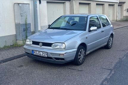 VW Golf 115.320 km 1.699 &euro; Koblenz 56072