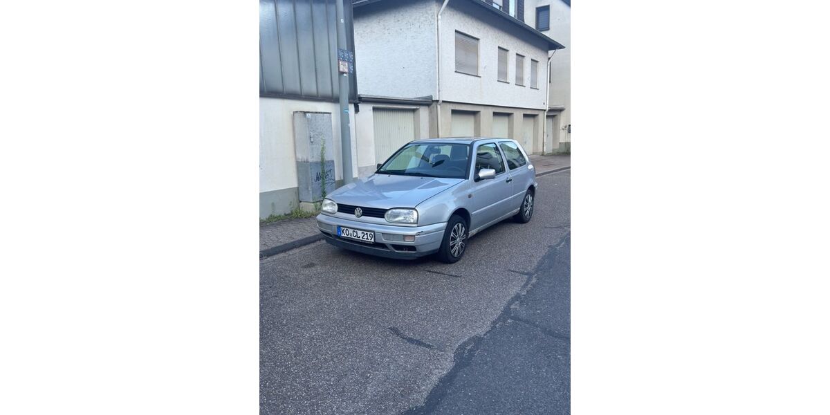 VW Golf 115.320 km 1.699 &euro; Koblenz 56072