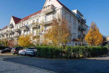 Wohn-Nutzfläche auf über 200 qm: Beletage-Wohnung mit Garten und zwei Balkonen 3 zimmer