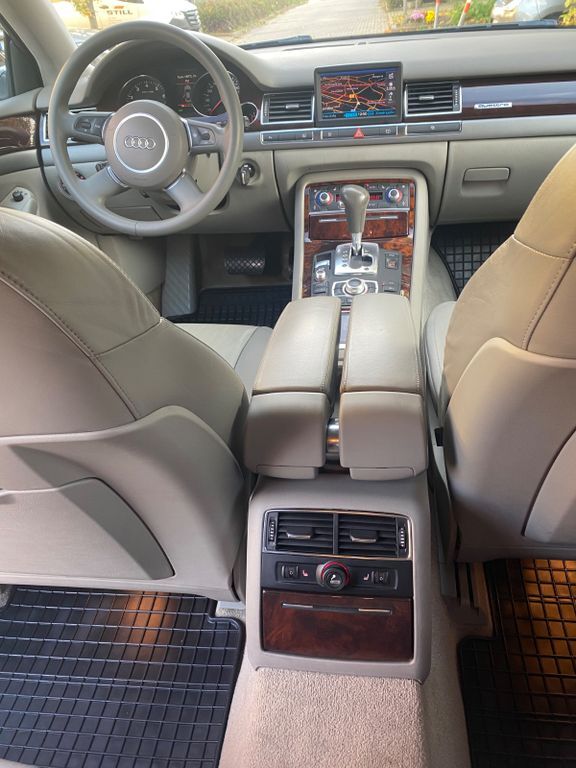 Audi A8 225.000 km 10.999 € Leipzig 04356