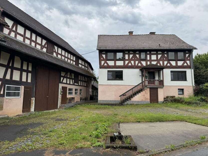 Haus zum Kaufen in Gilserberg-Moischeid 230.000 € 180 m²