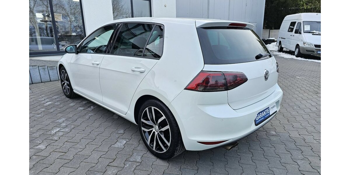 VW Golf VII 1.4 TSI Highline ALCANTARA BI XENON 129.800 km 12.990 &euro; Löhne 32584