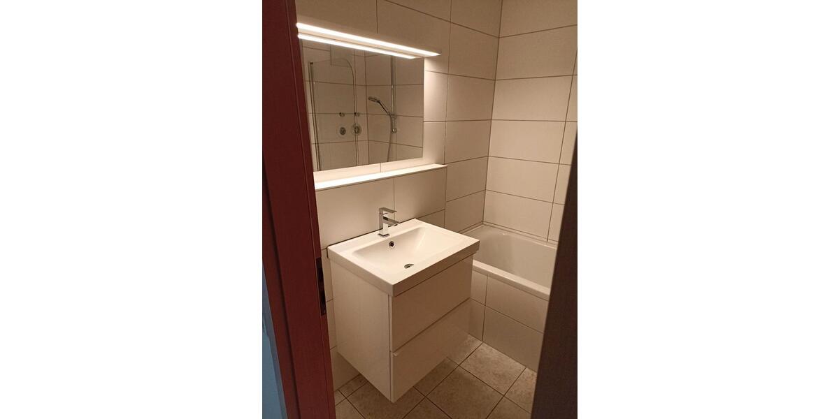 2 Zimmer Wohnung mit Balkon incl Küche und Stellplatz 2 zimmer