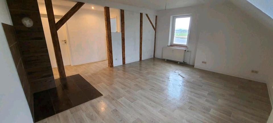 Dachgeschoßwohnung Allstedt - 4 Zimmer, 84 m&sup2;, 560&euro; | Angebot:26066350