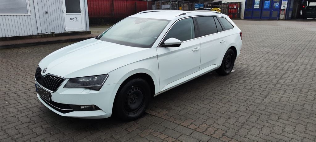 Skoda Superb 221.000 km 9.950 &euro; Süderlügum 25923