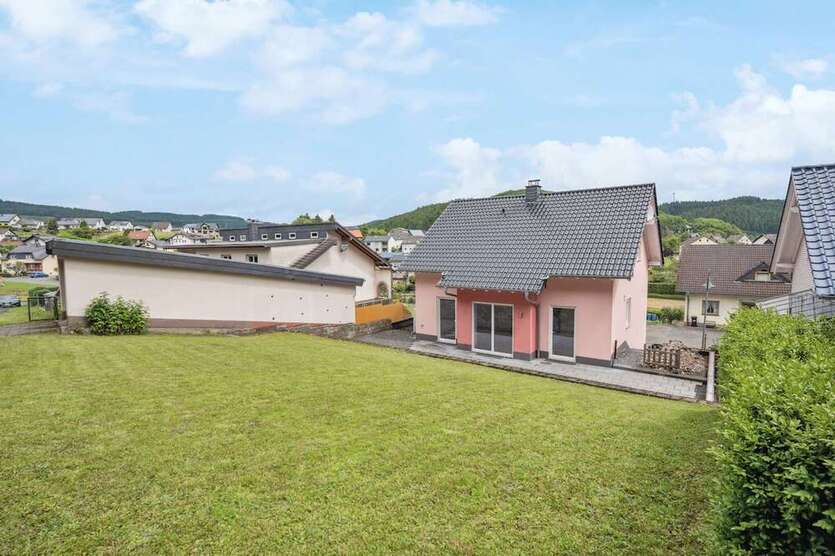 Haus zum Kaufen in Niederstadtfeld 330.000 € 120 m²