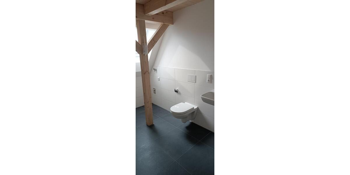 Dachgeschoßwohnung Oettingen in Bayern - 3 Zimmer, 92 m&sup2;, 1.200&euro; | Angebot:24875620