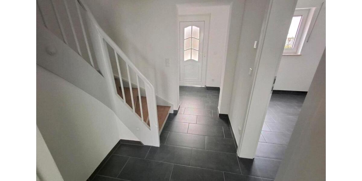 Reihenhaus Ingolstadt Nordost - 4 Zimmer, 112 m&sup2;, 1.700&euro; | Angebot:24706300