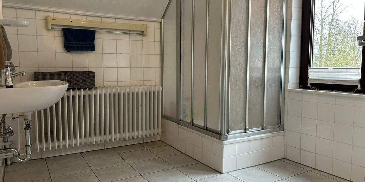 Einfamilienhaus Brake - 8 Zimmer, 190.000&euro; | Angebot:25386815