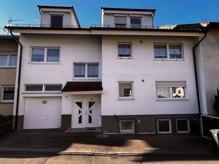 Haus zum Kaufen in Kämpfelbach 835.000 € 305 m²