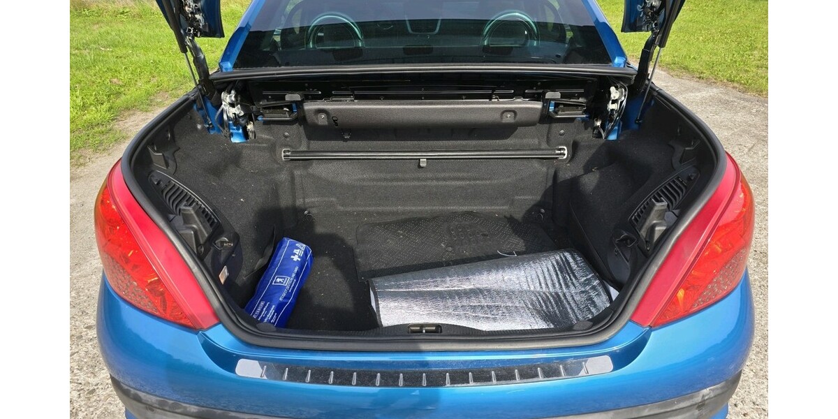 Peugeot 207 CC 92.000 km 3.700 € Bielefeld 33602