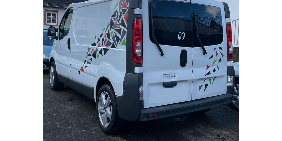 Opel Vivaro 218.000 km 8.450 &euro; Trittenheim 54349