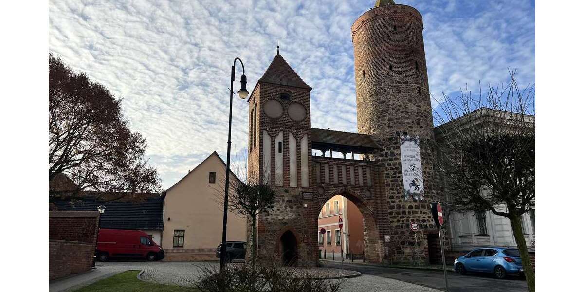 Einfamilienhaus Jüterbog - 11 Zimmer, 323 m&sup2;, 280.000&euro; | Angebot:26252601