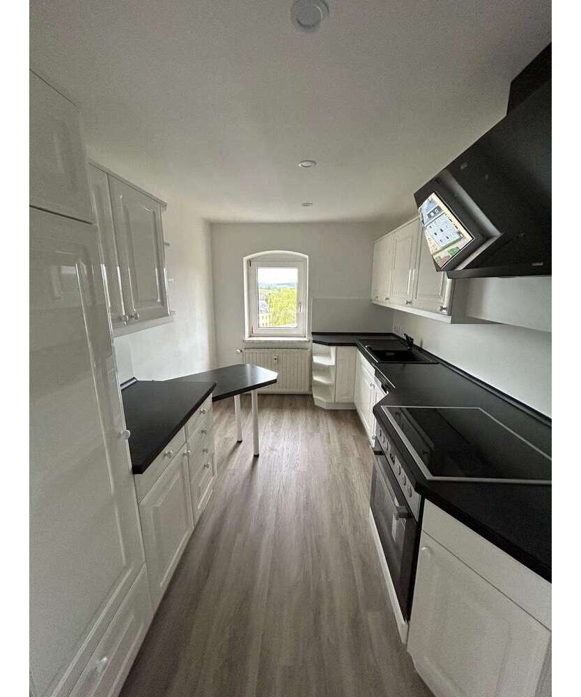 Wohnung zum Mieten in Hohenstein-Ernstthal 832 € 128 m²