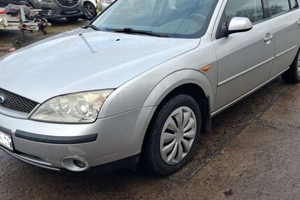 Ford Mondeo 198.000 km 1.999 &euro; Berlin 12439