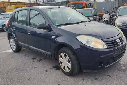 Dacia Sandero 77.000 km 1.900 &euro; Ilsfeld 74360