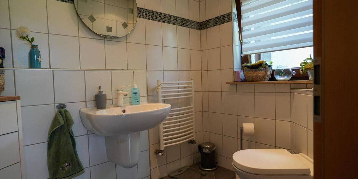 Mehrfamilienhaus, Wohnhaus Bad Berleburg Berghausen - 8 Zimmer, 230 m&sup2;, 359.000&euro; | Angebot:26797567