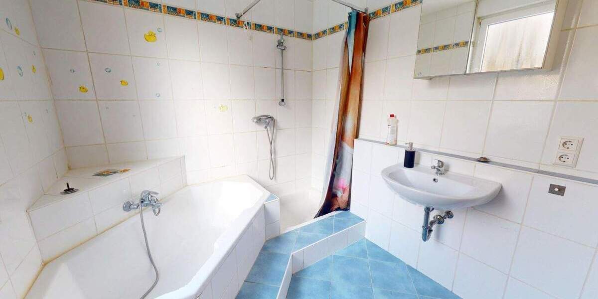 Wohn- und Geschäftshaus mit Gewerbe im EG und zwei großzügigen Wohnungen in Bahnhofsnähe zimmer