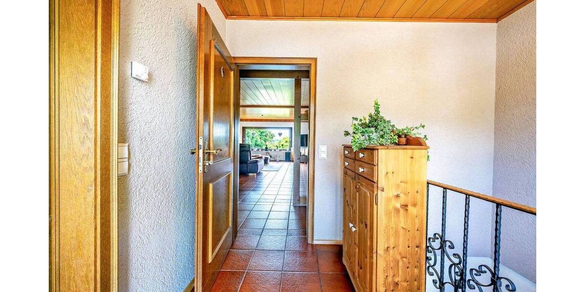 Einfamilienhaus Sinsheim Steinsfurt - 6 Zimmer, 241 m&sup2;, 639.000&euro; | Angebot:25997189