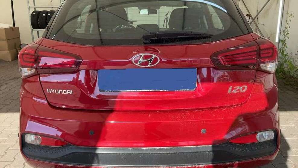 i20