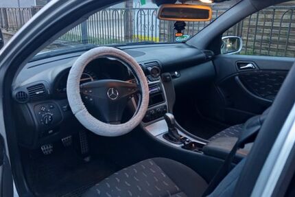 Mercedes-Benz 220 258.600 km 2.150 &euro; Reichenschwand 91244