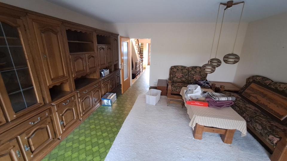 Reihenhaus Roßdorf - 9 Zimmer, 107 m&sup2;, 1.400&euro; | Angebot:25046795