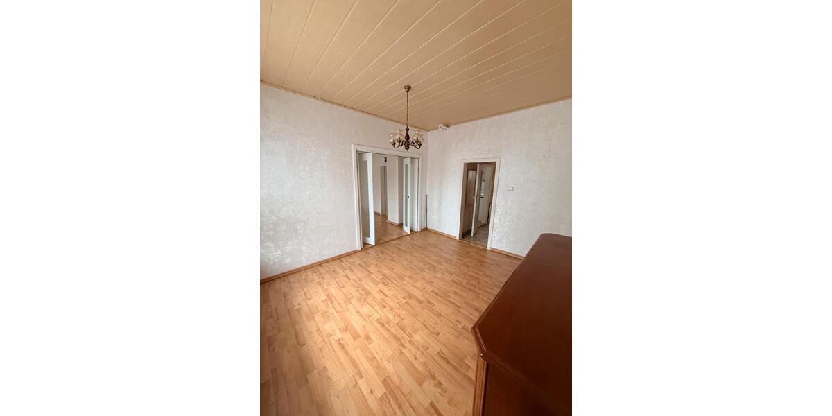 Einfamilienhaus Plessa - 8 Zimmer, 110 m&sup2;, 185.000&euro; | Angebot:26834430