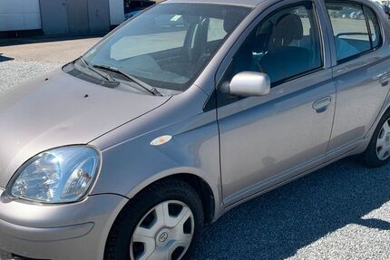 Toyota Yaris 201.000 km 2.490 &euro; Ilshofen 74532