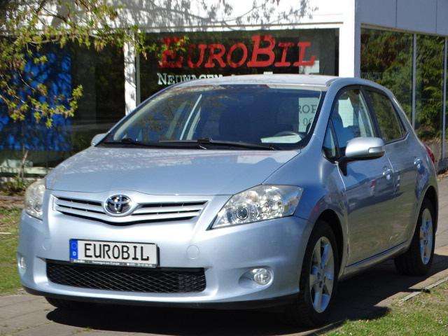 Toyota Auris 114.950 km 7.398 &euro; Berlin 10315